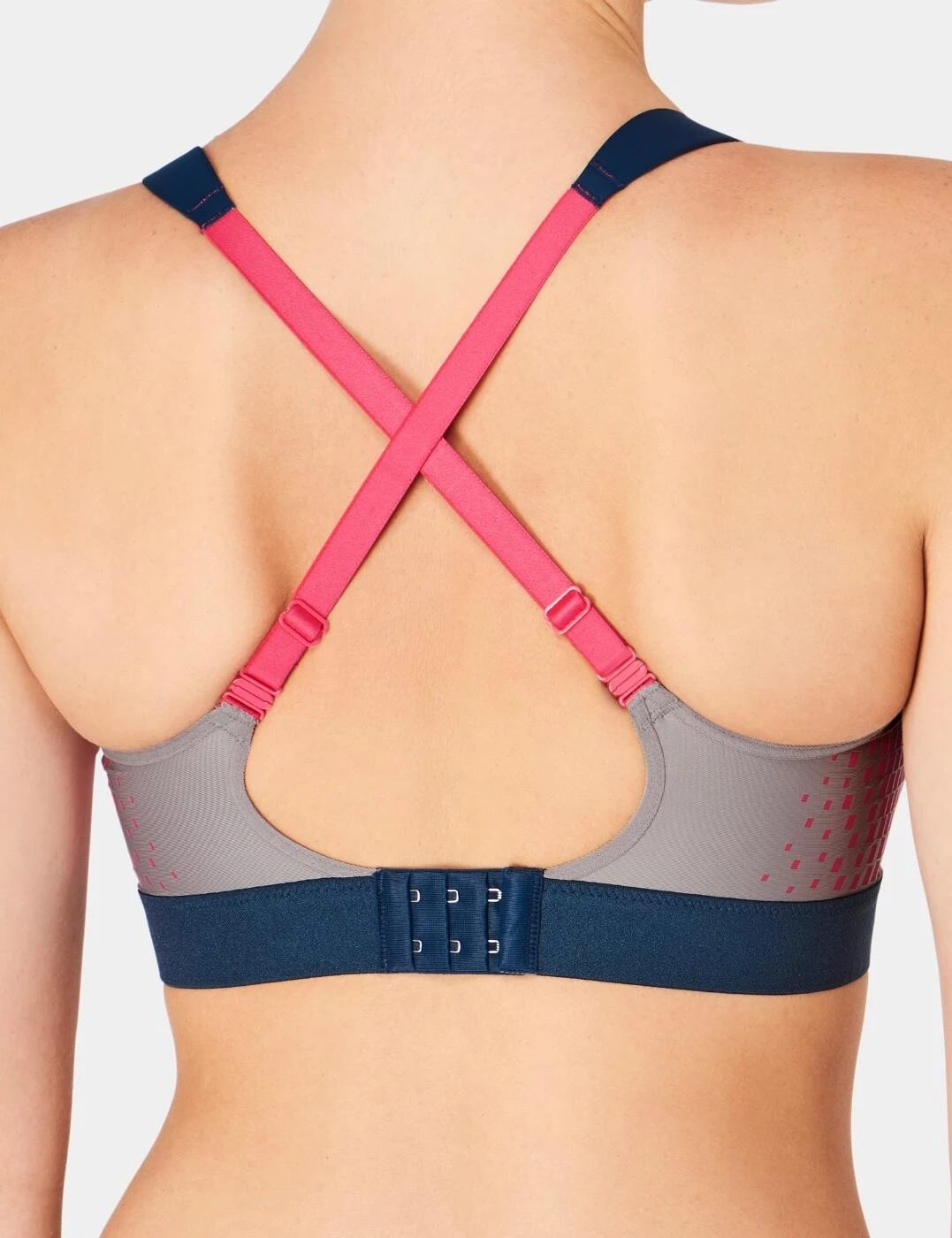 10162782 Triumph Triaction Hybrid Sports Bra - 10162782 Dust - Image 2