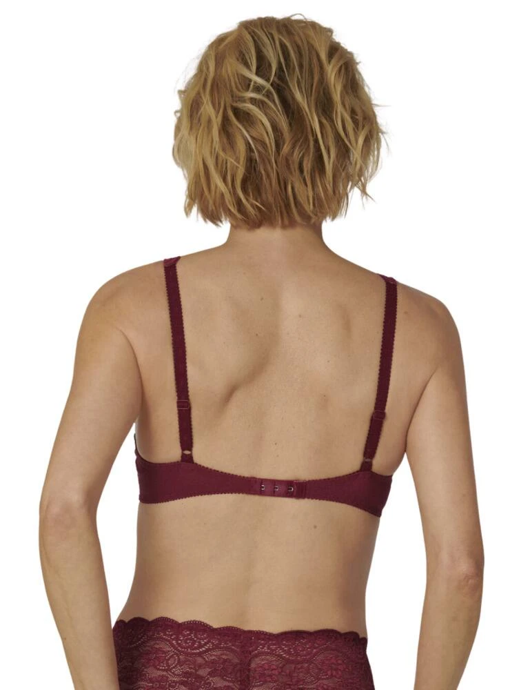 10166798 Triumph Amourette 300 Underwired Padded Bra - 10166798 Garnet Brown