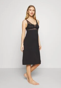 Triumph Darling Spotlight Medium - Nightie