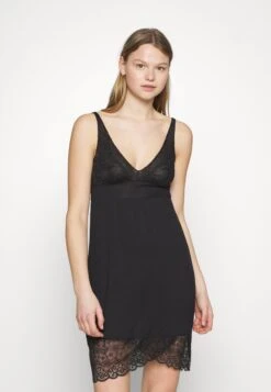 Triumph Amourette New Fit - Nightie - Black